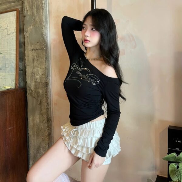 Áo Thun Trễ Vai Tay Dài Cherist Me Đính Đá Họa Tiết Tỉ Mỉ tại Cô Ba Shop dáng xinh