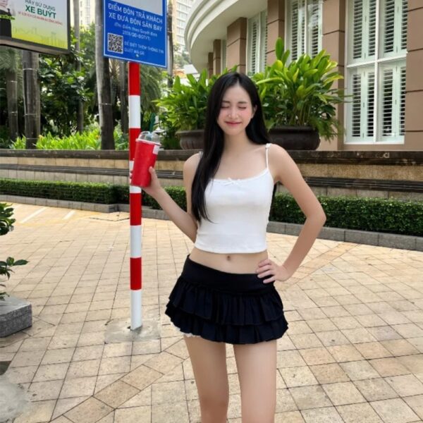 Chân váy cạp thấp Lookme xếp ly dáng chữ xòe màu đen