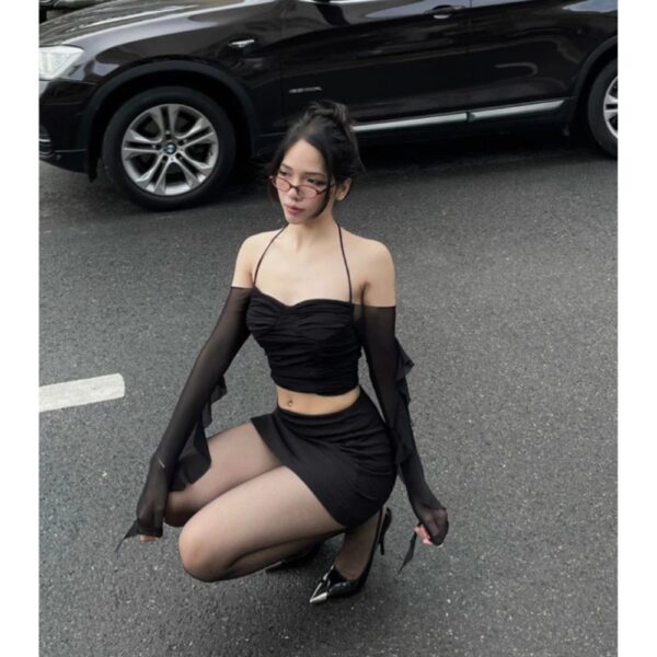 Áo croptop tay dài lưới dún ngực và eo - The Reborn Collection - CoBaShop