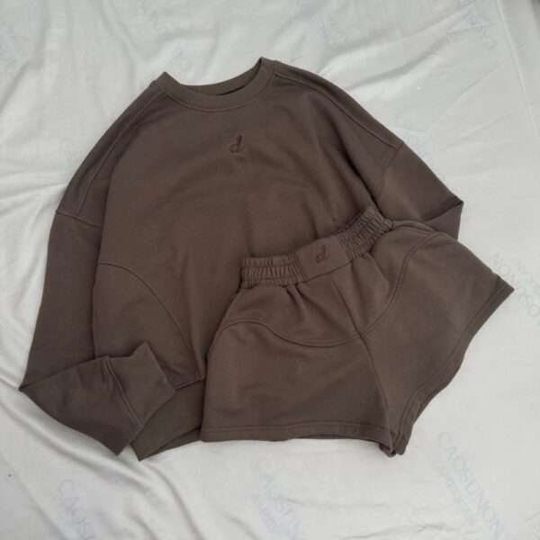 Áo Sweater Nỉ Chân Cua Thêu Chữ Form Boxy Đi Viền 2 Bên (2 SIZE) - CoBaShop