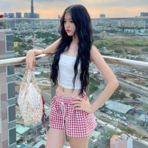 Quần short sọc caro đỏ đi biển style năng động style - CoBaShop