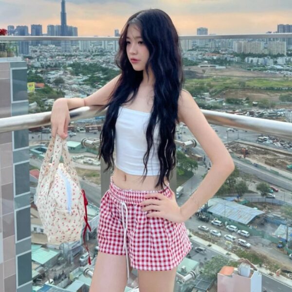 Quần short sọc caro đỏ đi biển style năng động style - CoBaShop