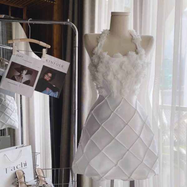 Đầm dự tiệc cổ yếm phối hoa nổi Sakura Dress - CoBaShop
